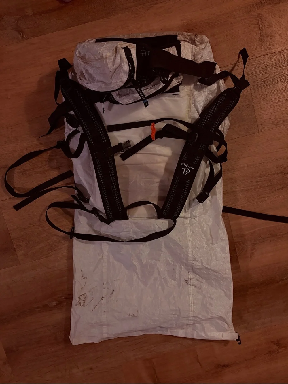 Hyperlite Mountain Gear Northrim 70 Backpack medium gently used white